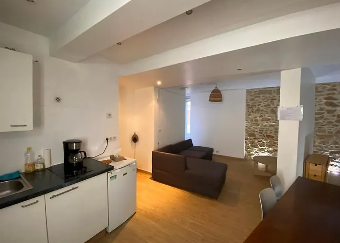 P2 Nimes ,7 Rue Saint Catherine
